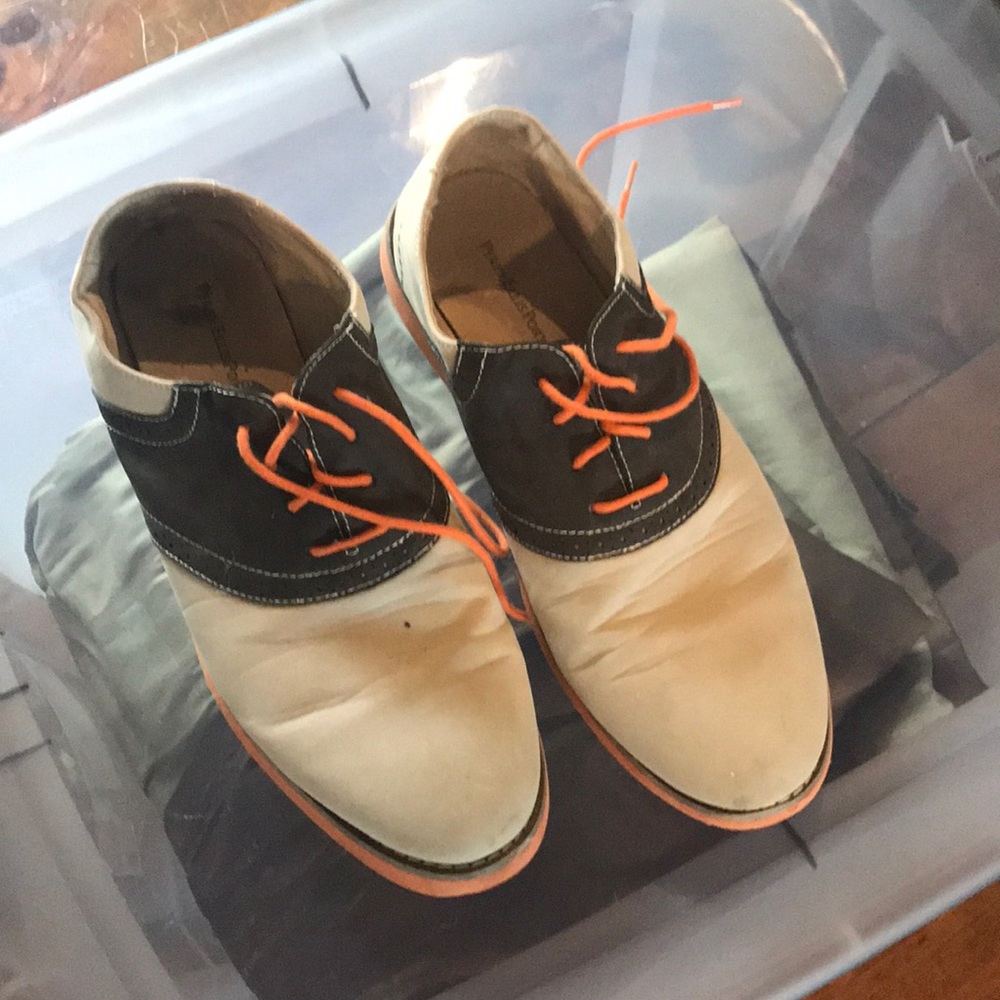 Perry Ellis Portfolio -Navy/Tan Bucks- size 9